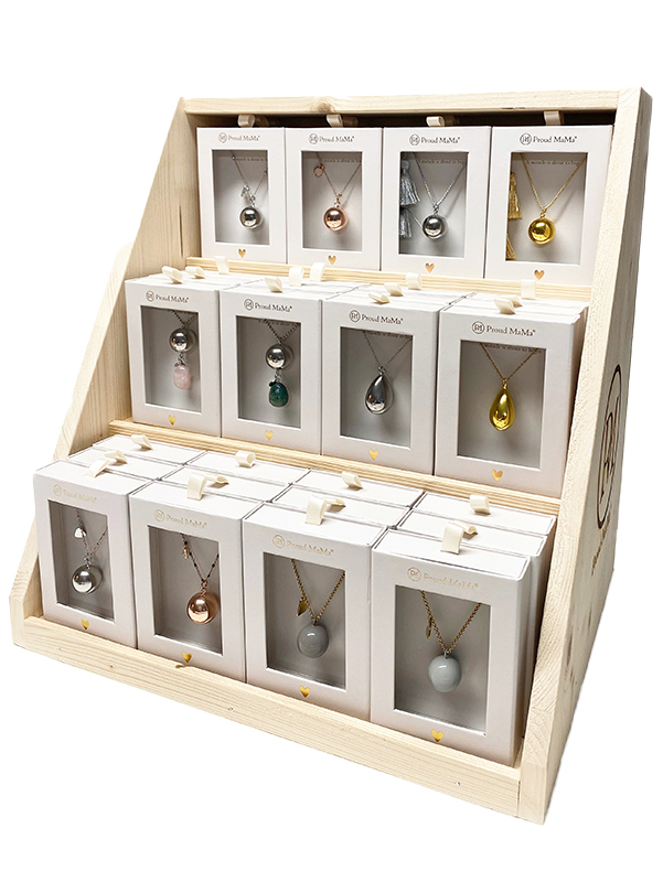 Proud-mama-display-tribune